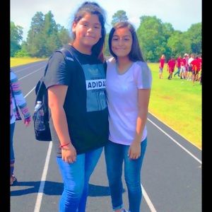 Meet your Posher, Lesly